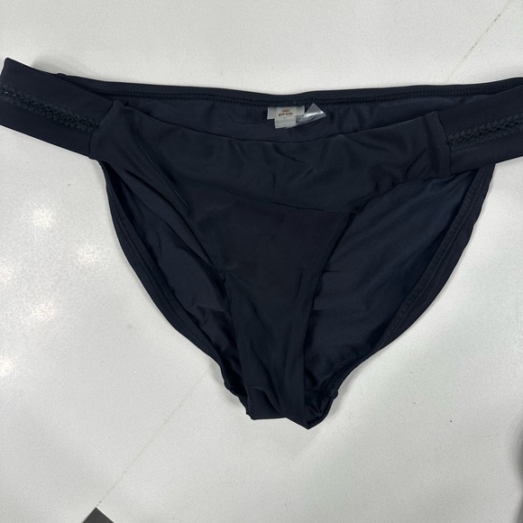 PQ Swim midnight stitched bikini - Picture 4 of 5